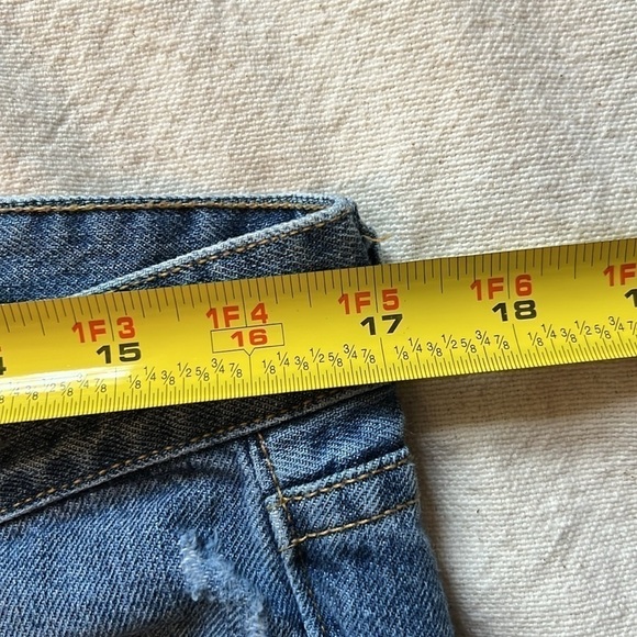 J Crew Matchstick Distressed Jeans. Size 31. - Picture 7 of 14